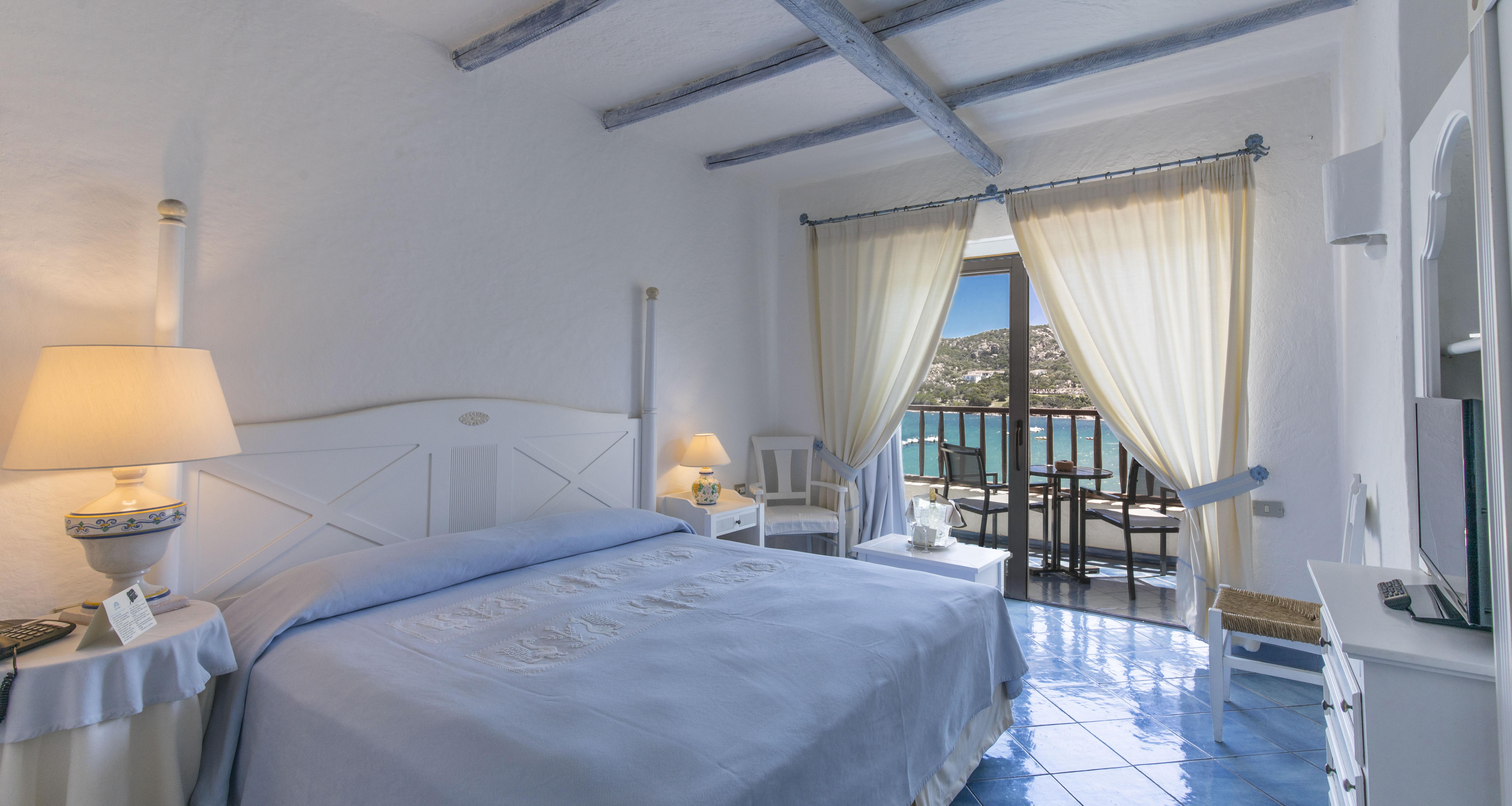 Club Hotel Baja Sardinia Esterno foto
